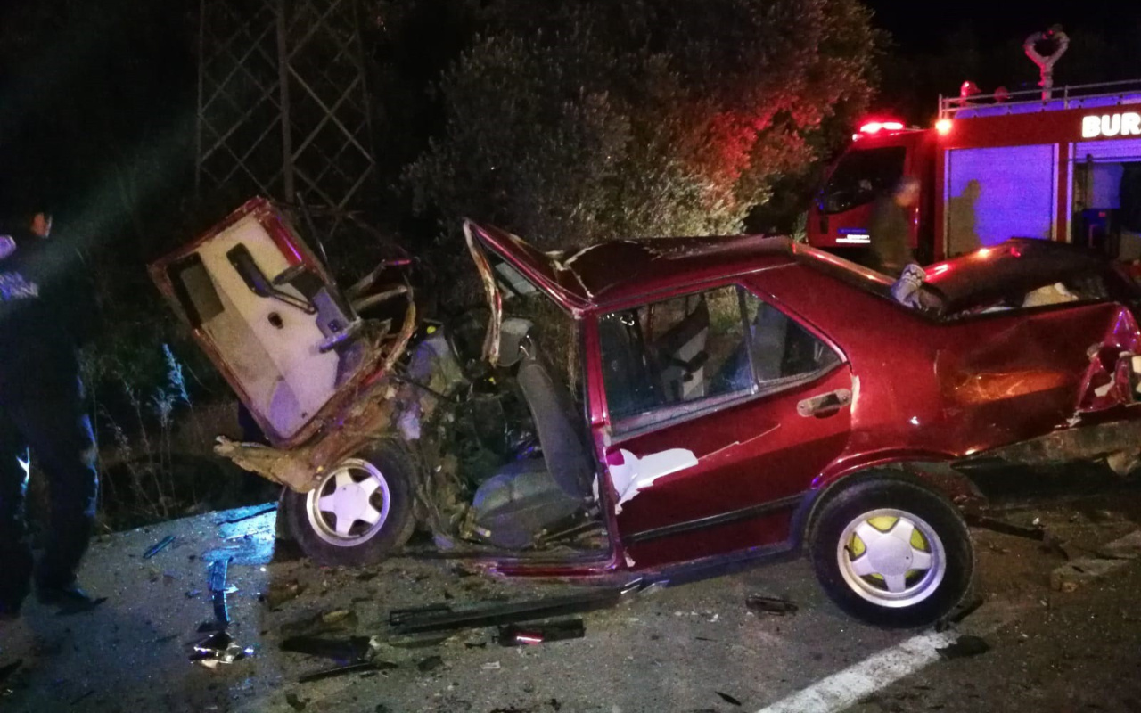 Bursa İznik'te traktörle çarpışan otomobilin sürücüsü hayatını kaybetti