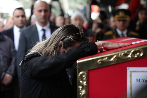 Yaşar Büyükanıt son yolculuğuna uğurlandı! Kızı Bengü Büyükanıt kahroldu