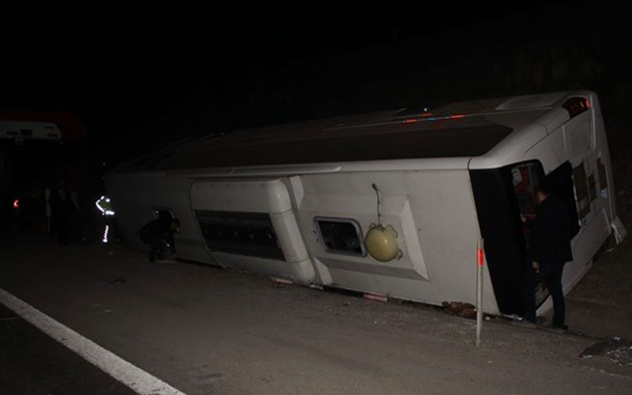 Osmaniye'de yolcu otobüsü devrildi: 25 yaralı
