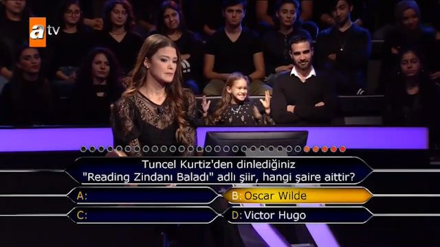 Milyoner'in sunucusu Kenan İmirzalıoğlu'nu duygulandıran Tuncel Kurtiz sorusu