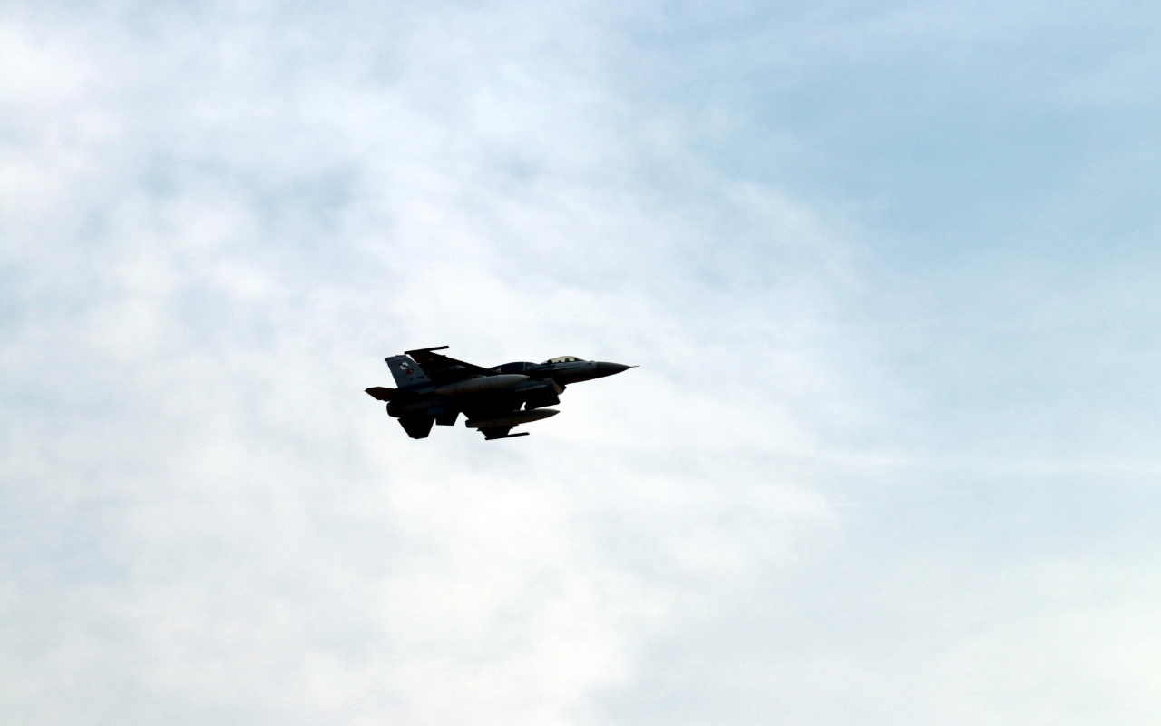 İlk görüntüler geldi! Ankara'da F-16'lar S-400 testi için havalandı