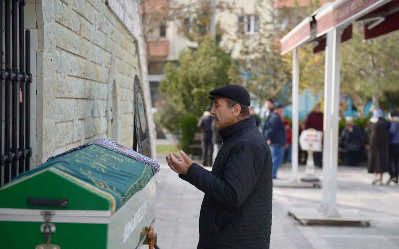 Boşandığı eşi tarafından satırla öldürülen kadın toprağa verildi