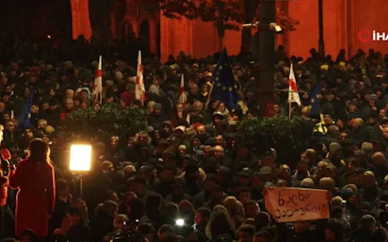Gürcistan'da seçim protestosu devam ediyor