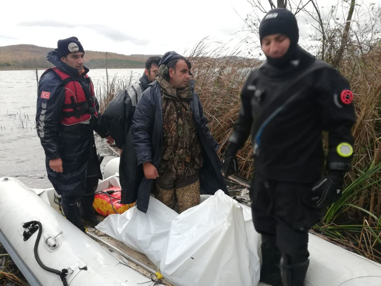 Sakarya'da gölde kaybolan iki gençten birinin daha cesedi bulundu