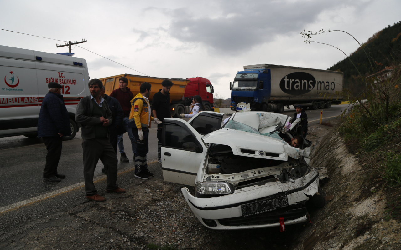 Kastamonu'da tırla otomobil çarpıştı: Çok sayıda ölü ve yaralı var