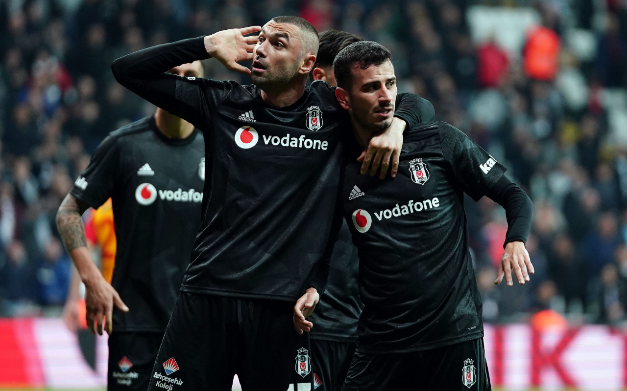 Beşiktaşlı futbolculardan depremzedelere yardım