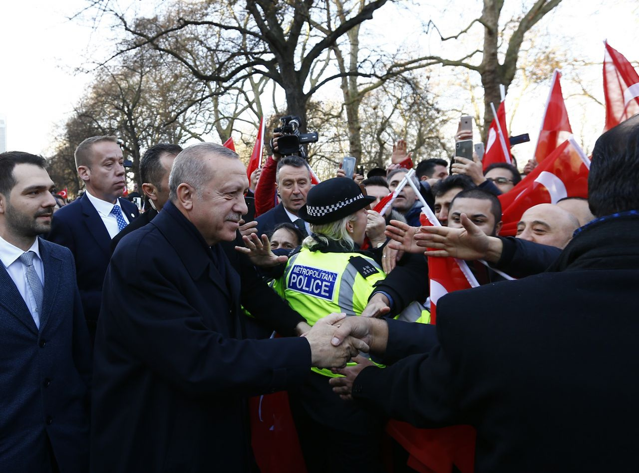 Cumhurbaşkanı Erdoğan'a Londra'da sevgi seli