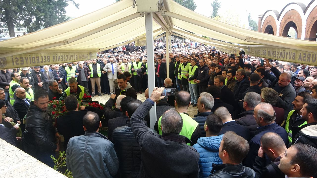 İskender Erol Evrenosoğlu'nun defnedildiği mezarlığa talep patladı