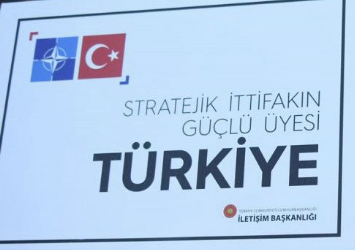 Cumhurbaşkanı Erdoğan'dan NATO zirvesinde liderlere 4 dilde kitapçık