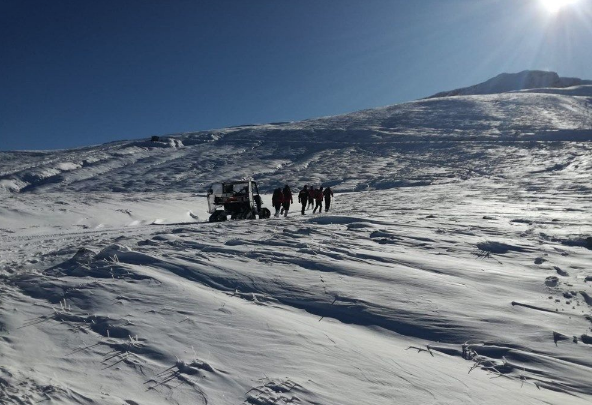 Uludağ'da kaybolan dağcıları arayan AKUT ekibi de kayboldu