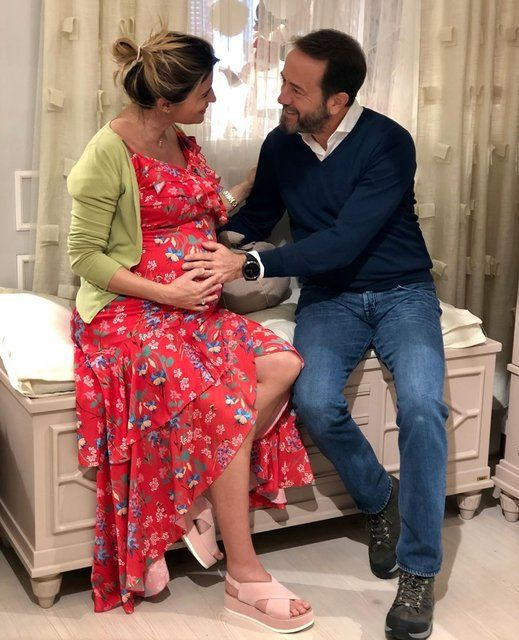Ece Vahapoğlu doğum yaptı bebeğiyle ilk fotoğrafını paylaştı