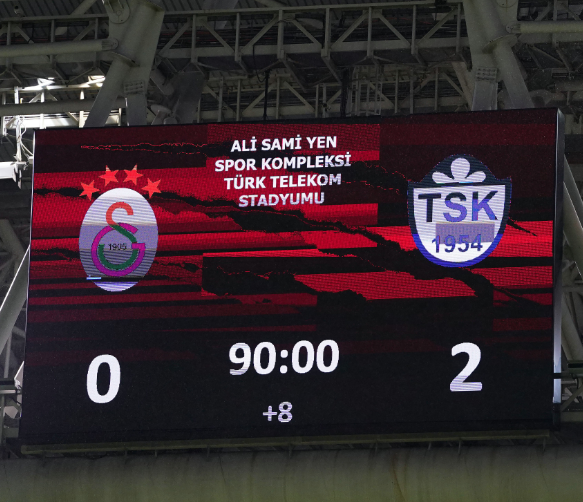 Galatasaray Tuzlaspor'a yenildi sosyal medyada caps'ler patladı