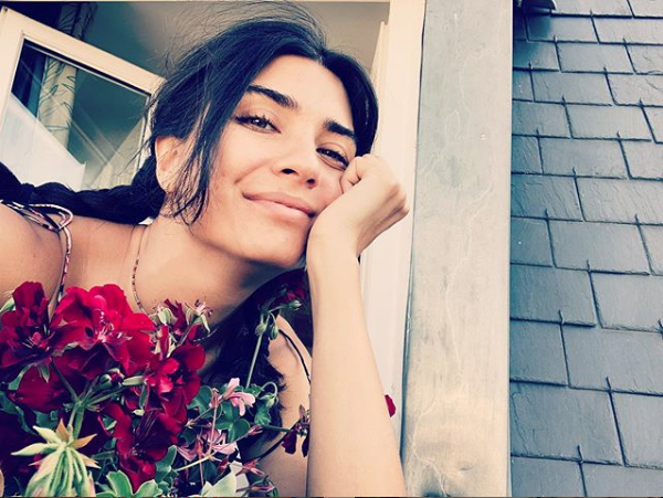 İstanbullu Gelin'in yazarı Camdaki Kız yeni projesi oldu Tuba Büyüküstün geri dönüyor