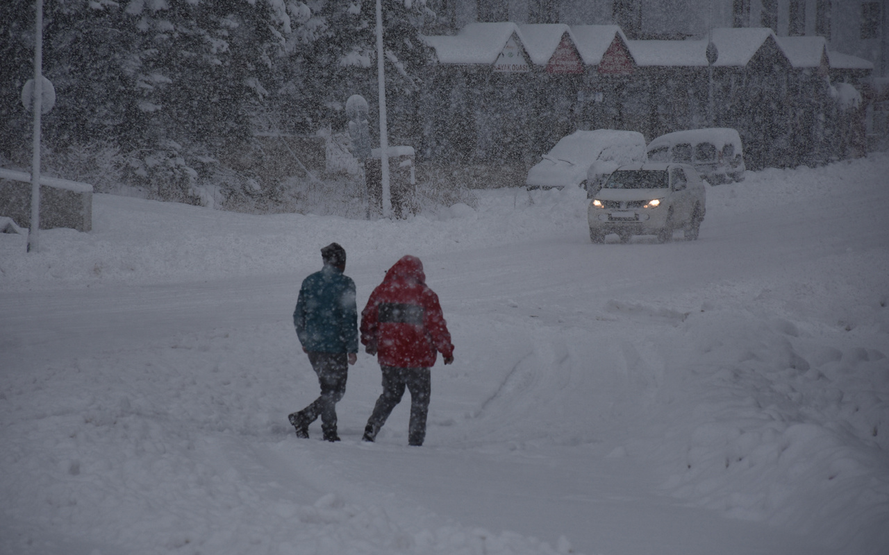 Meteoroloji'den kuvvetli ve yoğun kar uyarısı! İşte il il hava durumu