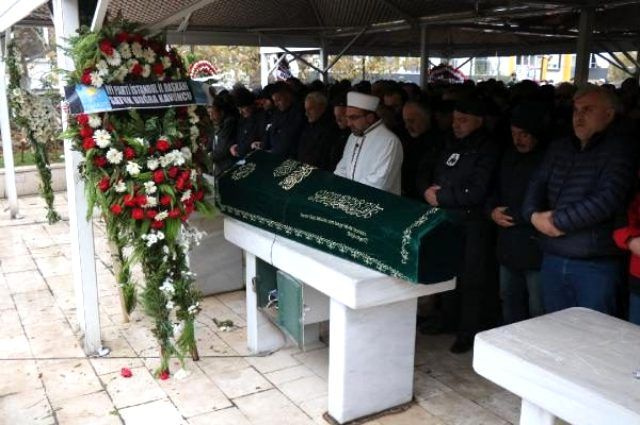 Tarkan'ın kuzeni Taner Tevetoğlu hayatını kaybetti Megastar cenazeye katılmadı