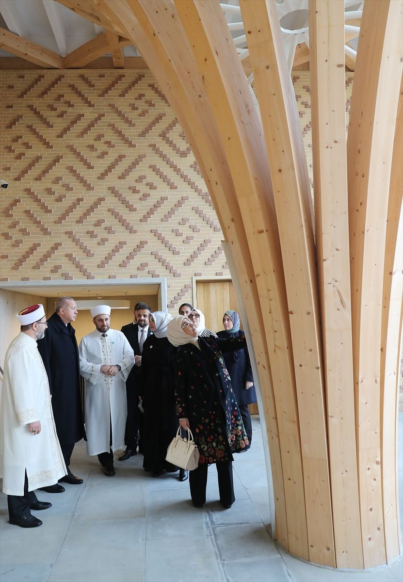 Cumhurbaşkanı Erdoğan'dan Cambridge Camisi'nde Kur'an-ı Kerim tilaveti