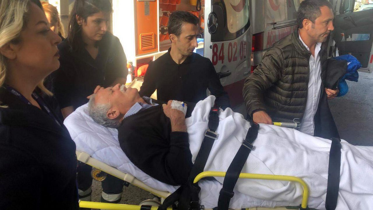 Selahattin Demirtaş'ın anne ve babası trafik kazası geçirdi hastaneye kaldırdılar