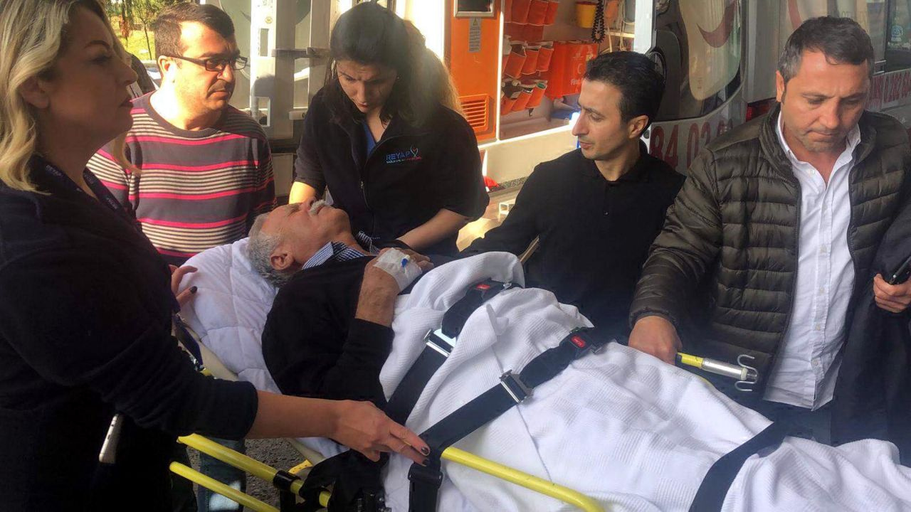 Selahattin Demirtaş'ın anne ve babası trafik kazası geçirdi hastaneye kaldırdılar