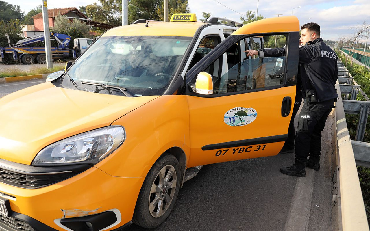 Antalya'da yol kapatılarak durdurulan takside uyuşturucu bulundu