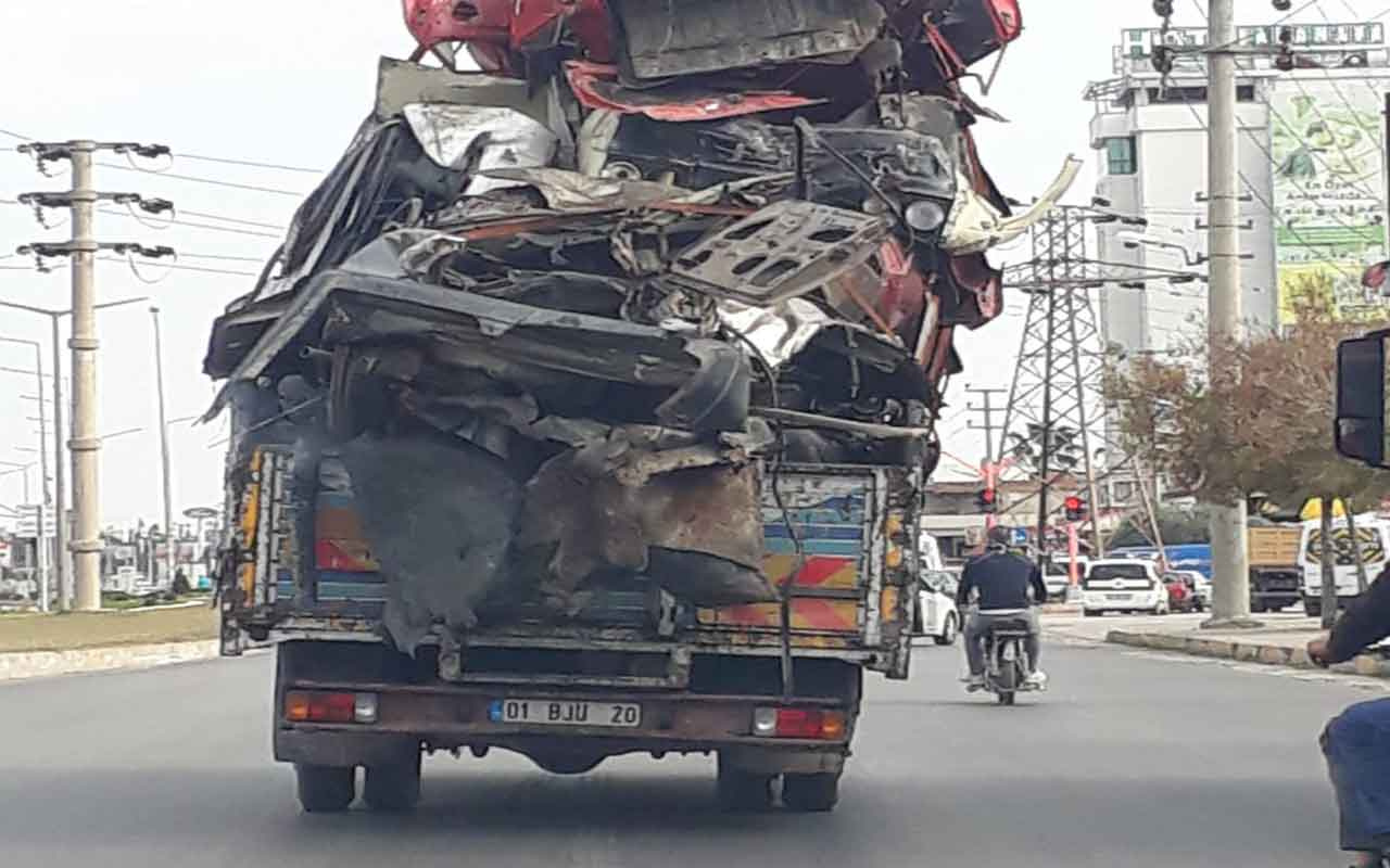 Hurda araç taşıyan kamyon trafikte tehlike saçtı