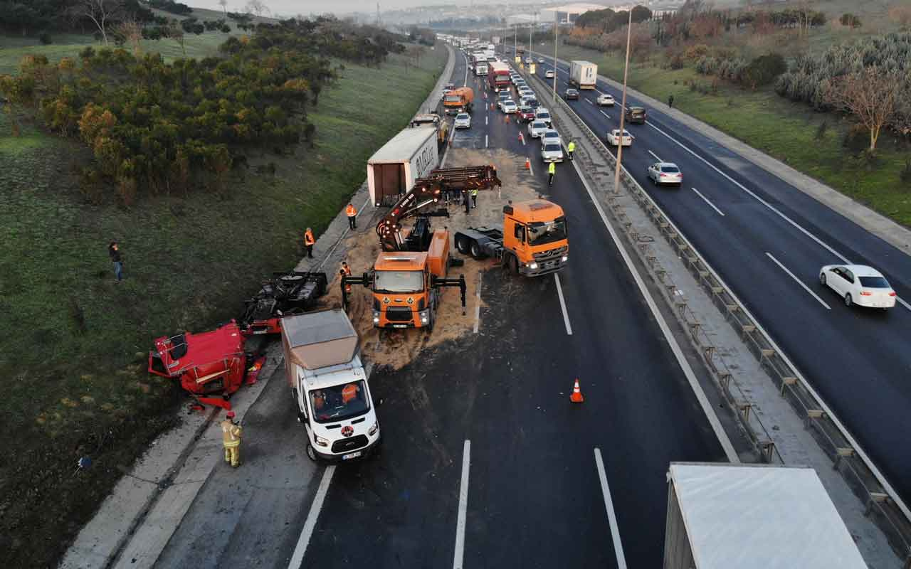 TEM Otoyolunda trafik kitlendi