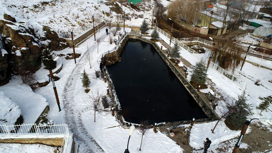 Erzurum'da gizemi çözülemeyen göl ölen balıklar özel mezarlığa defnediliyor