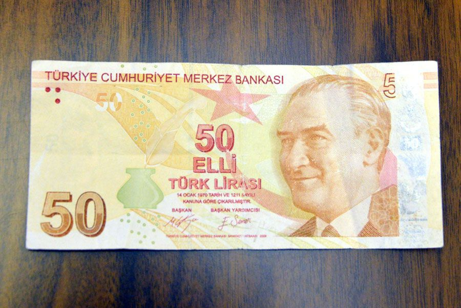 Türkiye'de bu paraya sahip bir kişi var 50 lirayı 50 bin liraya satıyor