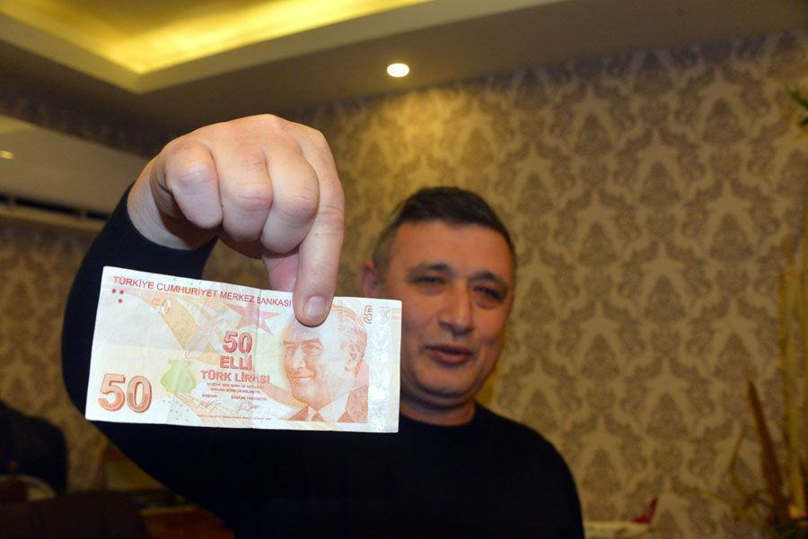 Türkiye'de bu paraya sahip bir kişi var 50 lirayı 50 bin liraya satıyor