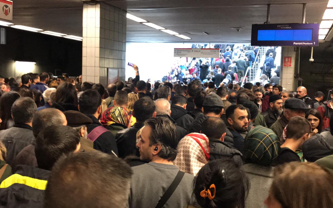 İstanbul'da metro seferlerinde aksama