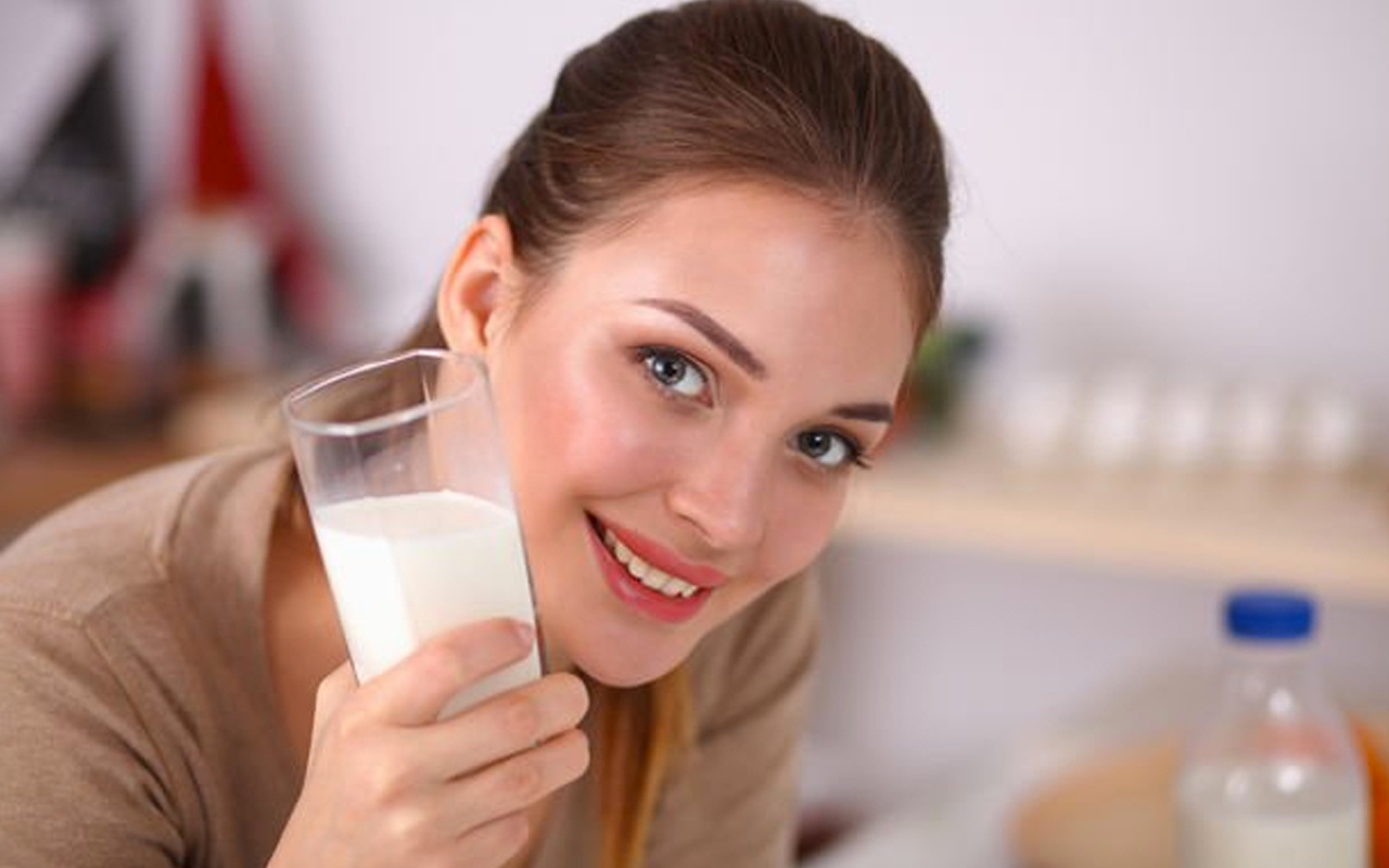 Açıkta satılan süt zararlı mı? Ağzı açılan sütü 2 günde tüketin!