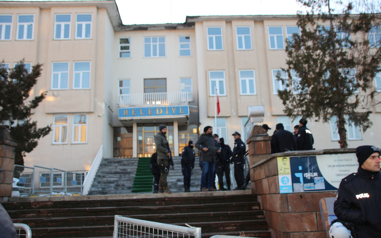 Muş'ta HDP'li Belediye Başkanlarına gözaltı kararı!
