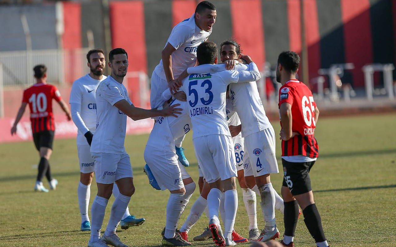 Adana Demirspor - Kasımpaşa maçının biletleri satışa çıktı