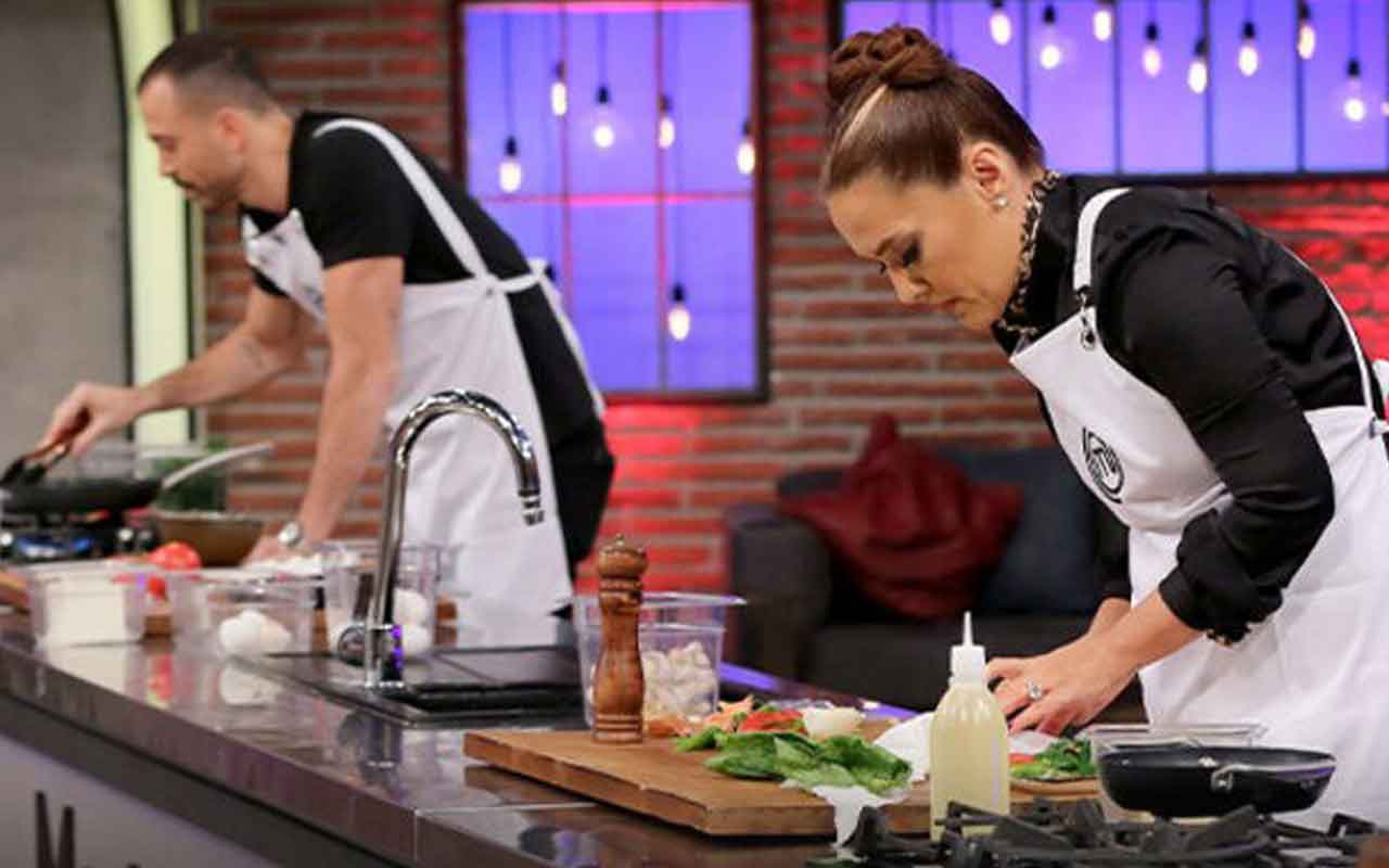 MasterChef'te Demet Akalın ve Alişan MasterChef'te yarıştı