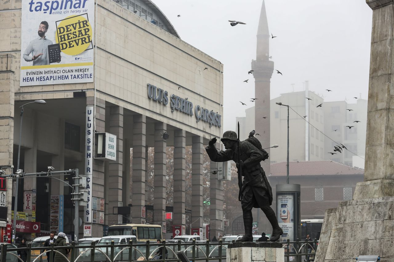 Başkent'ten sis manzaraları: Görenler büyülendi