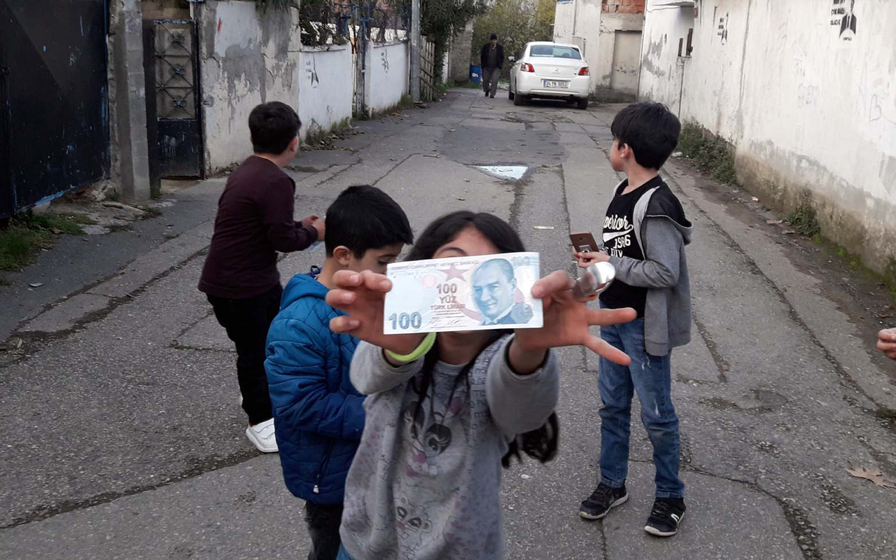Bu kez Ataşehir'de ortaya çıktı en az bin TL'lik para zarfları dağıttı