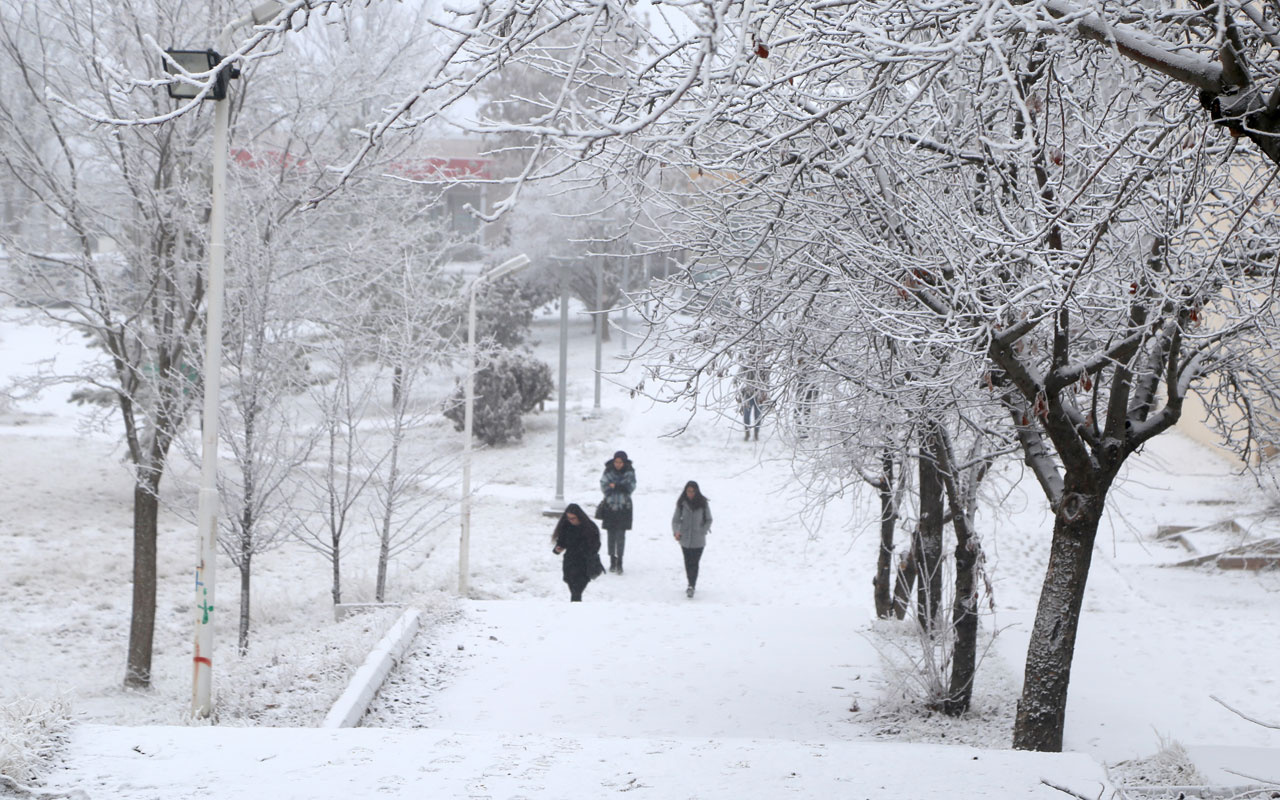 Isparta okullar tatil mi 6 Ocak valilik kar tatili yaptı