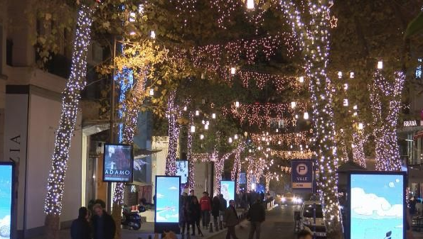 İstanbul'da yeni yıl hazırlıkları! Cadde ve sokaklar ışıl ışıl