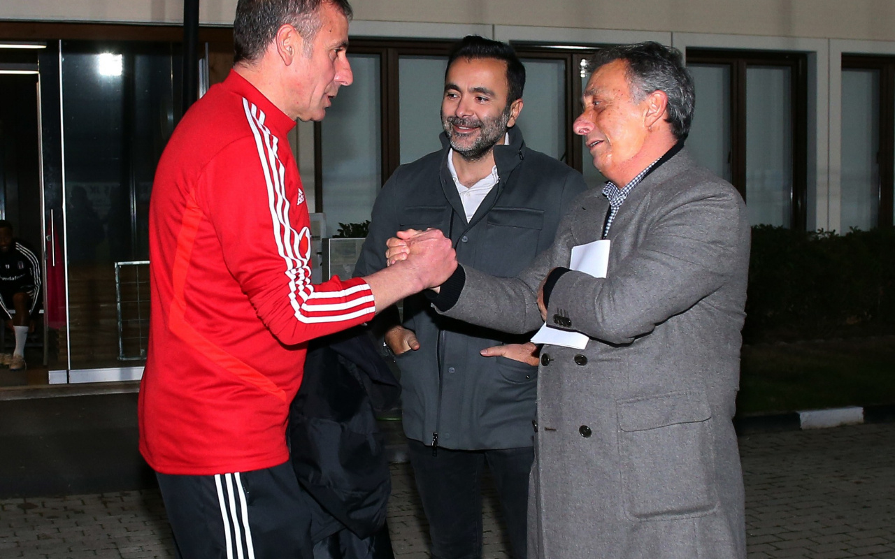 Ahmet Nur Çebi'den takıma moral ziyareti