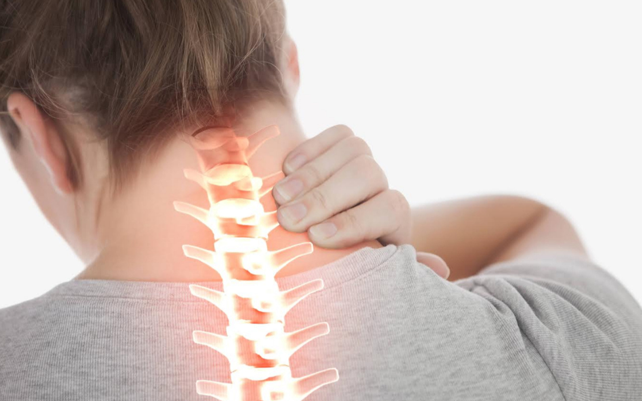Boyun ağrısına ne iyi gelir diyenlerin derdine derman 9 öneri!