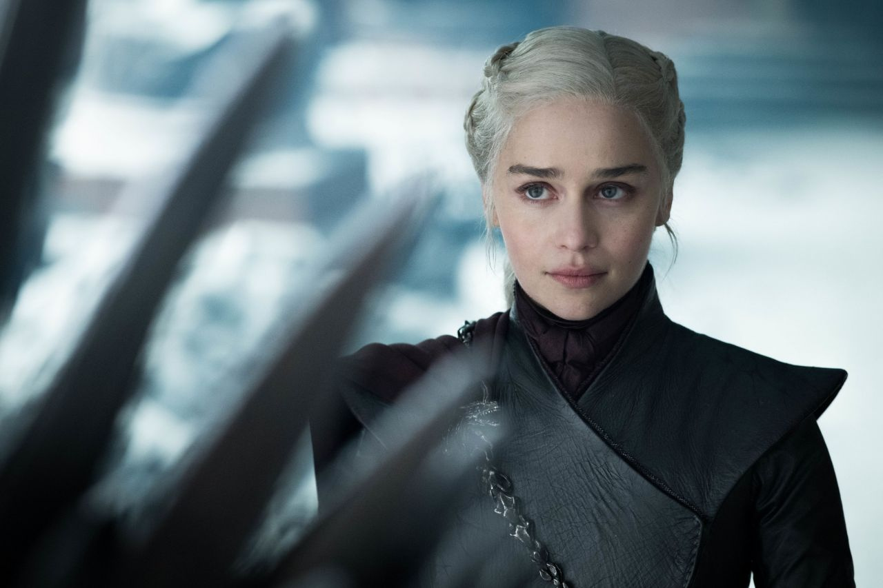Game of Thrones'un yıldızı Emilia Clarke hastalandı! Selfie çektiremiyor