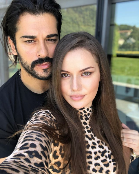 Burak Özçivit'e Fahriye Evcen'den romantik doğum günü mesajı hediyesi bakın neymiş