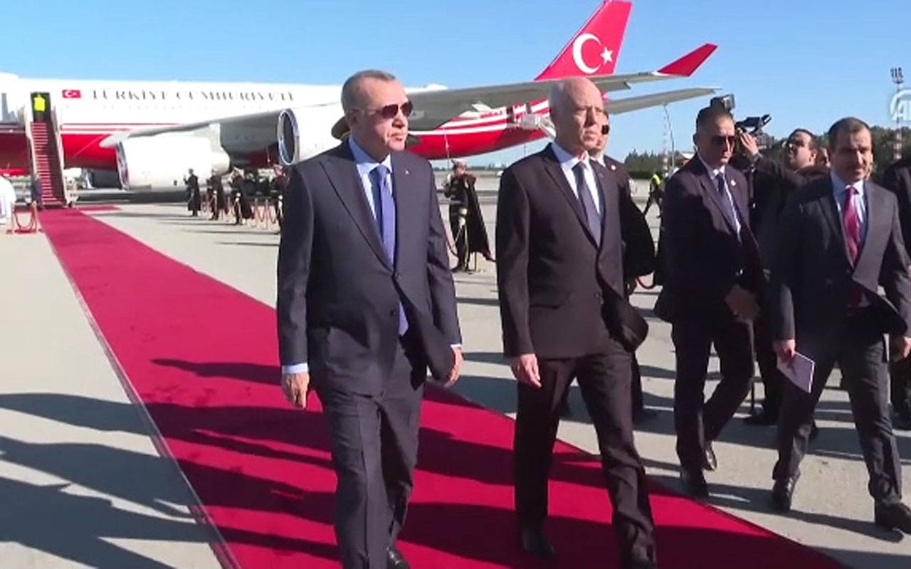 Cumhurbaşkanı Erdoğan'a Tunus'ta karşılama töreni düzenlendi