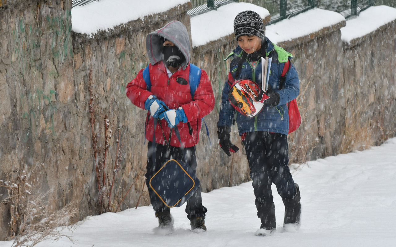 Bolu'da yarın okullar tatil mi 14 Mart kar tatili valilik son açıklaması