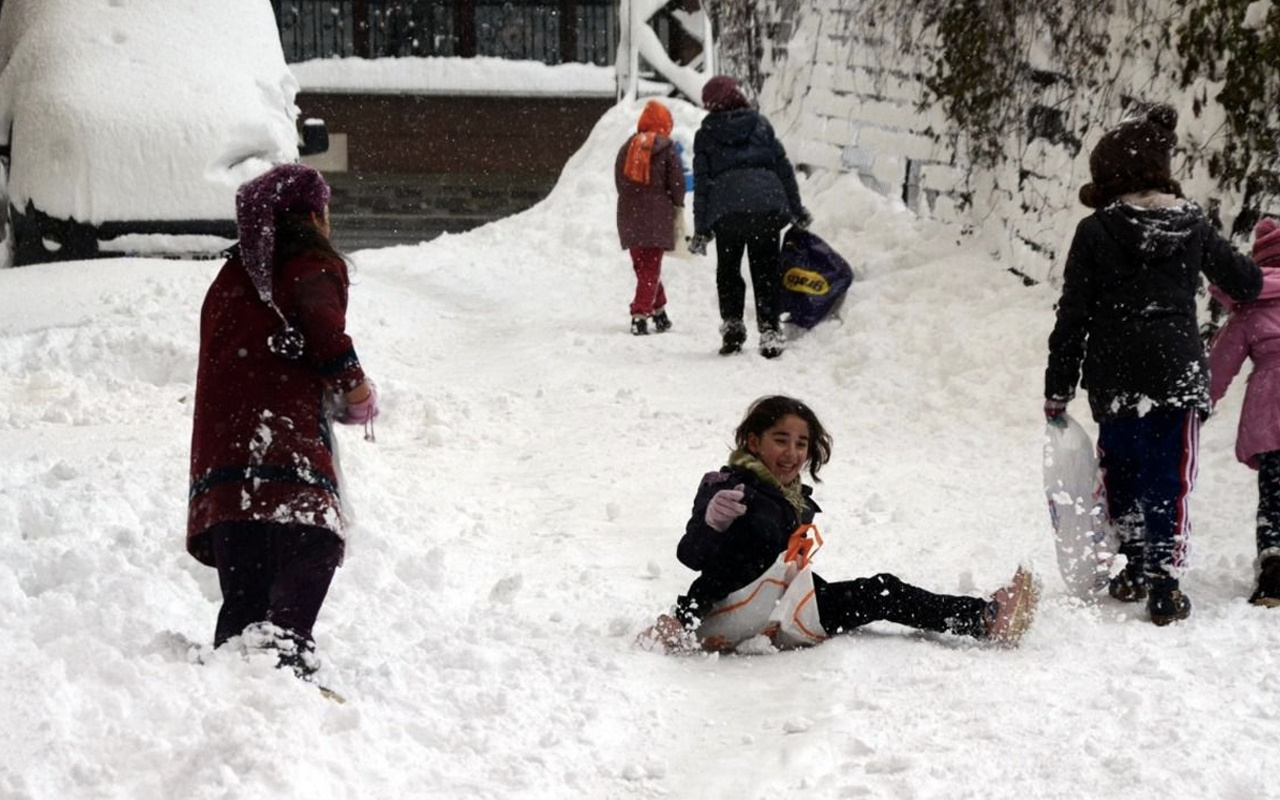 Kayseri'de okullar tatil mi valilik 25 Aralık tatil açıklaması yaptı