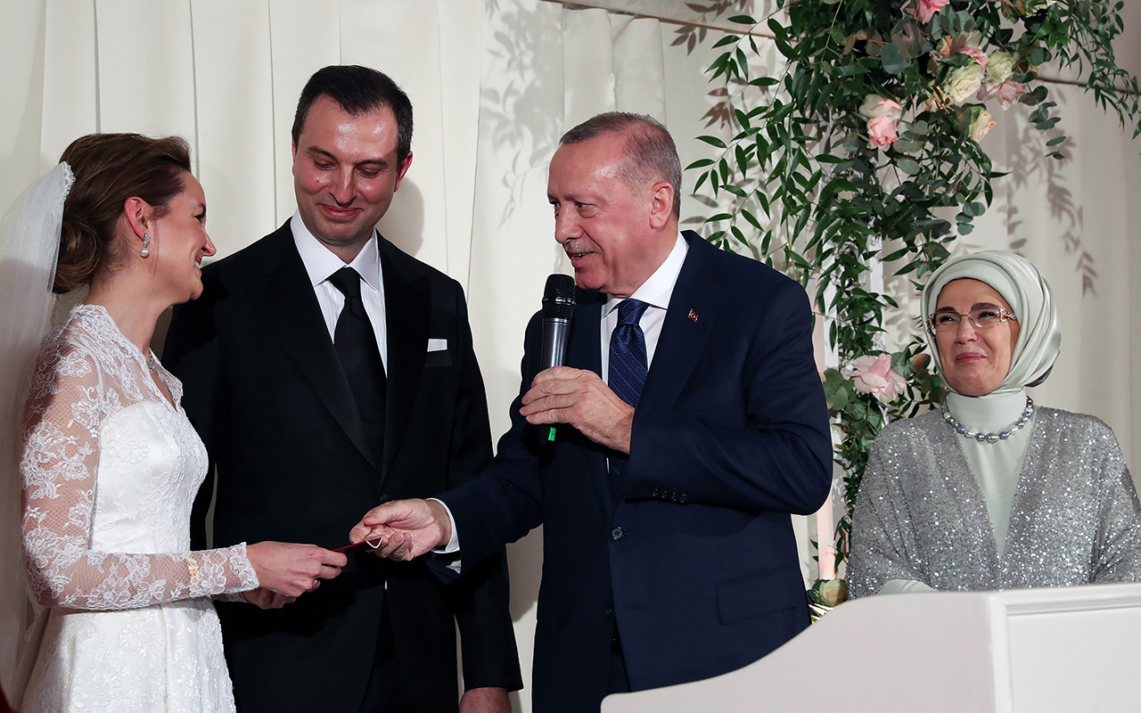 Cumhurbaşkanı Erdoğan Hulusi Akar'ın oğlunun nikah şahidi oldu