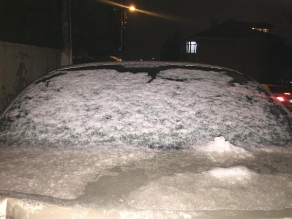 İstanbul'da mevsimin ilk karı yağdı