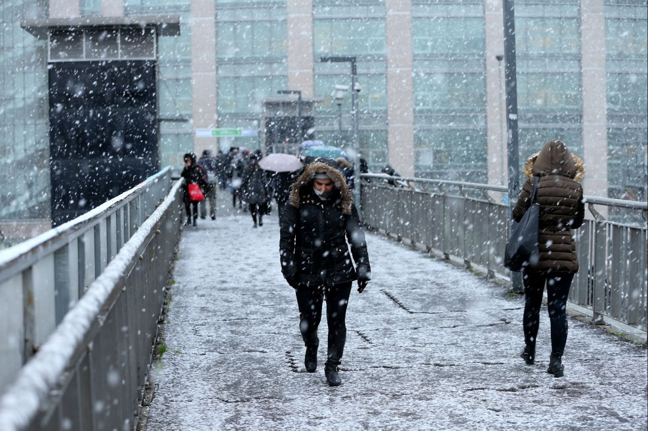 Meteoroloji'den İstanbul'a kar yağışı uyarısı! Kuvvetli geliyor