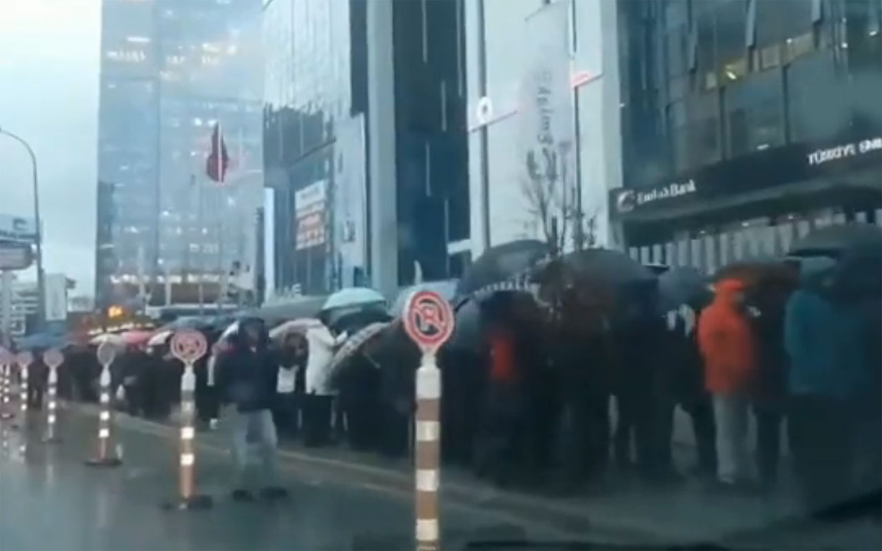 Kanal İstanbul'a itiraz dilekçesi kuyruğu! Yağmurlu havaya rağmen bekliyorlar