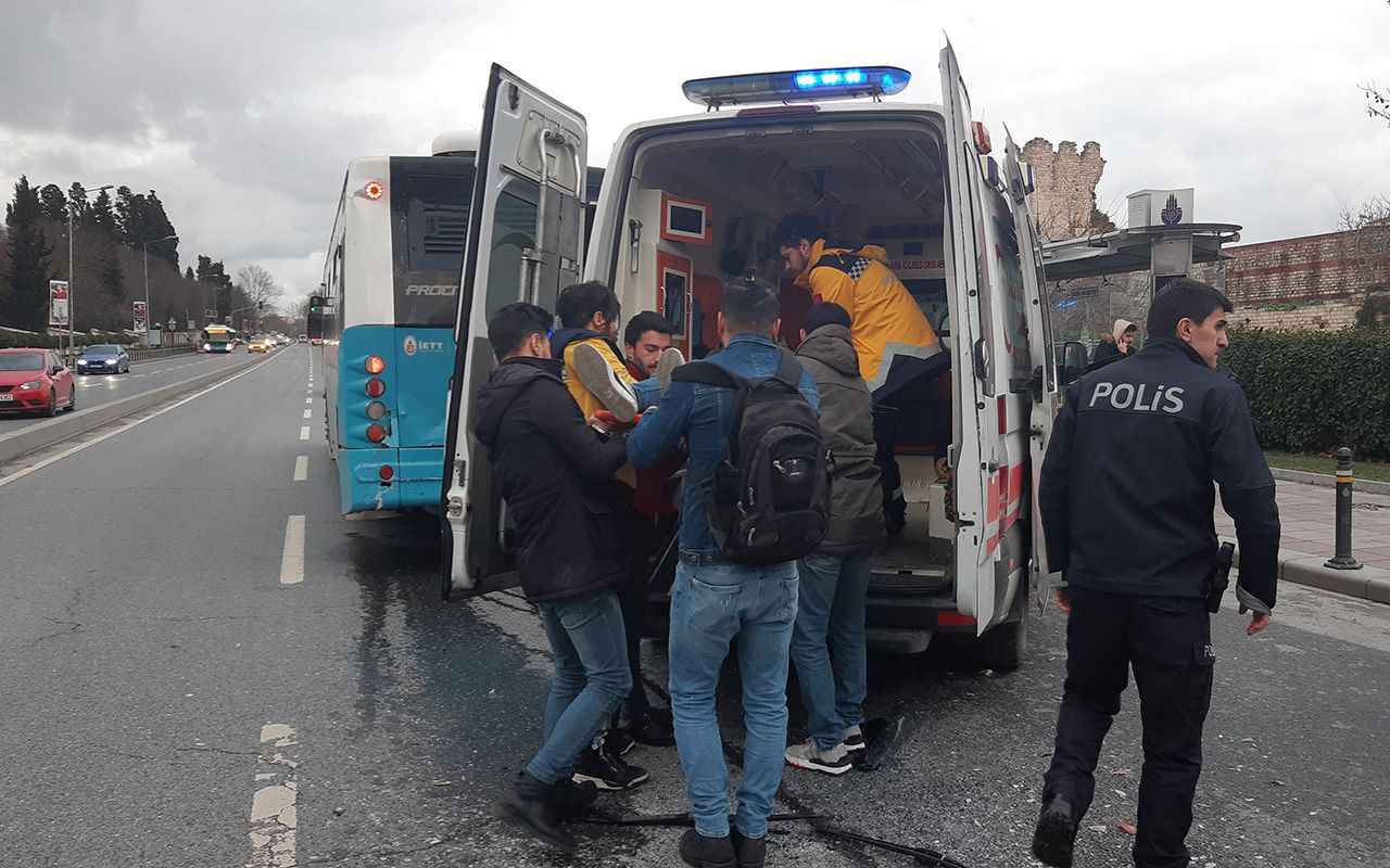 İstanbul Zeytinburnu'nda durağa yanaşan otobüsler çarpıştı 7 yaralı