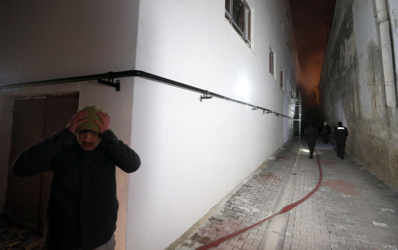 Ankara'da 13 katlı binada yangın paniği